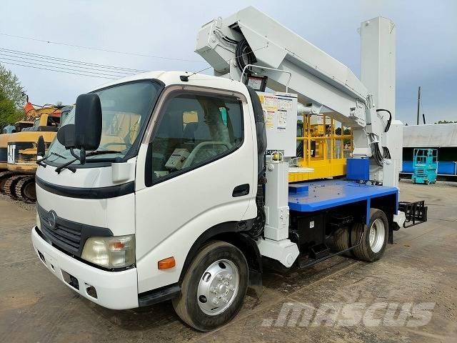 Tadano BT-110-1 Plataformas sobre camión