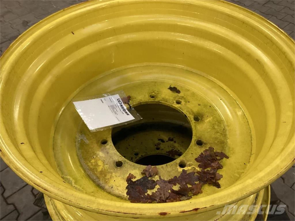 John Deere 16x30 Ruedas