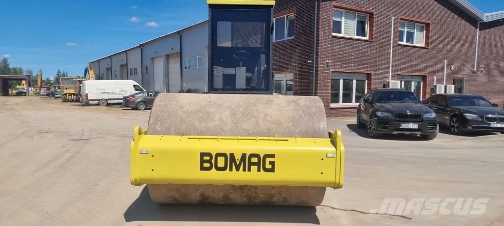 Bomag BW 211 D-3 Rodillos de un solo tambor