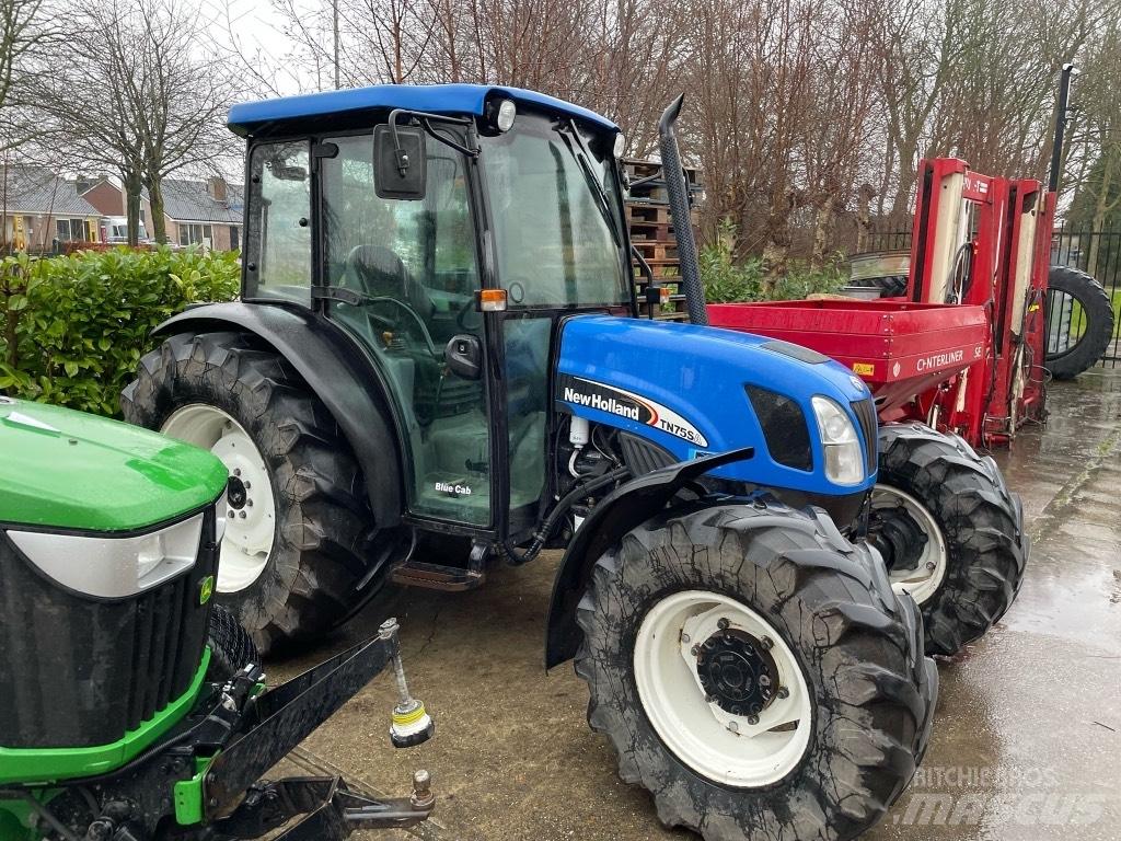 New Holland TN75SA Tractores