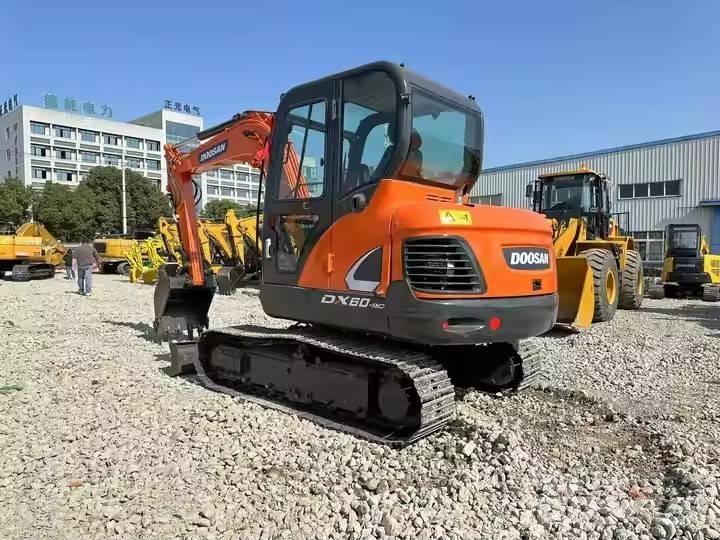 Doosan DX60-9C Excavadoras sobre orugas