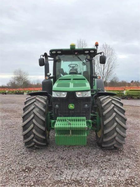 John Deere 8320 R Tractores