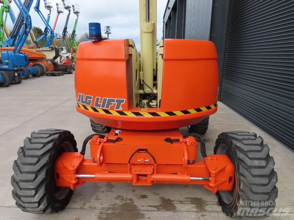 JLG 600 AJ Plataformas con brazo de elevación manual