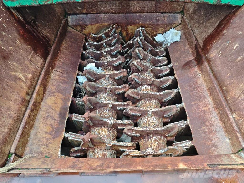 Haas 700x2000 Trituradoras de deshechos