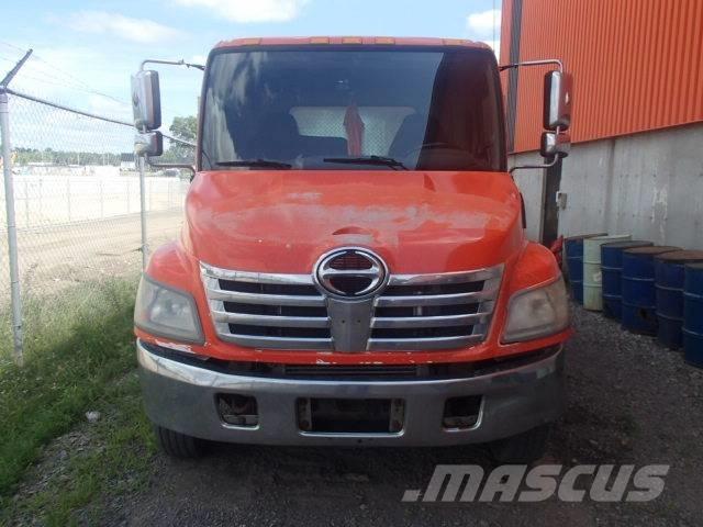 Hino 185 Camiones de cama baja