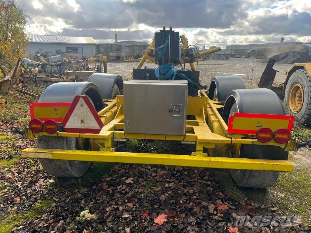 Lokomo AH132 Niveladoras