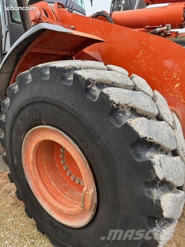 Hitachi ZW 250 Cargadoras sobre ruedas