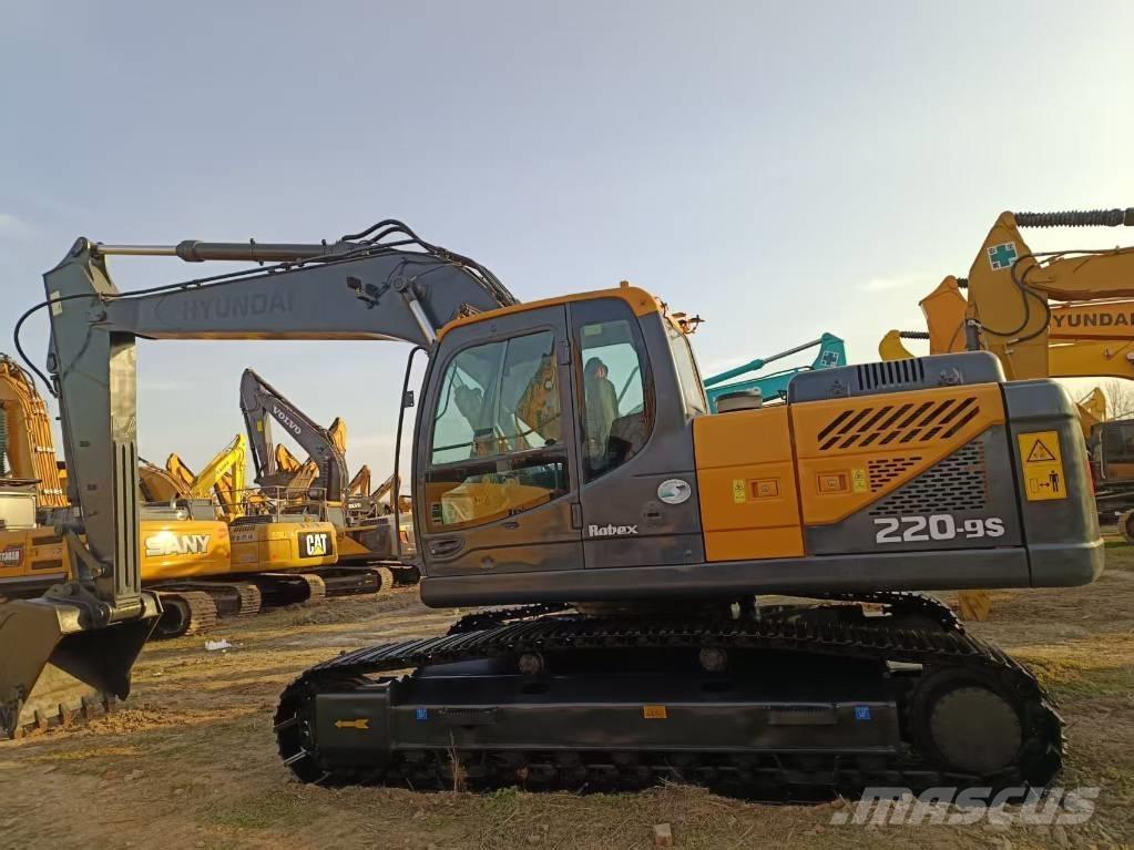 Hyundai 220-9s Excavadoras sobre orugas