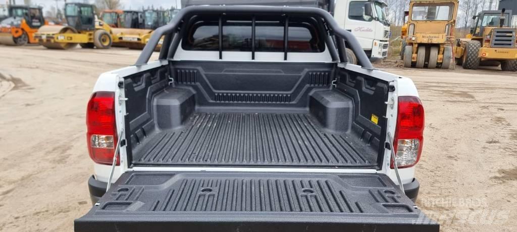 Toyota Hilux Caja abierta/laterales abatibles