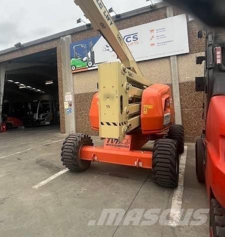 JLG 520 AJ Plataformas con brazo de elevación manual