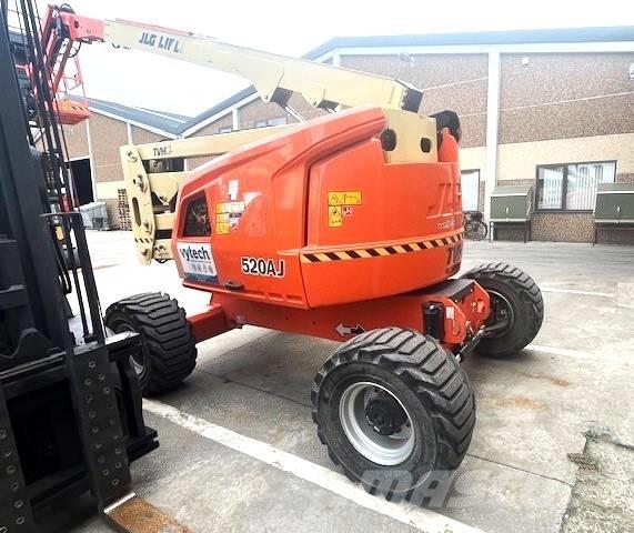 JLG 520 AJ Plataformas con brazo de elevación manual