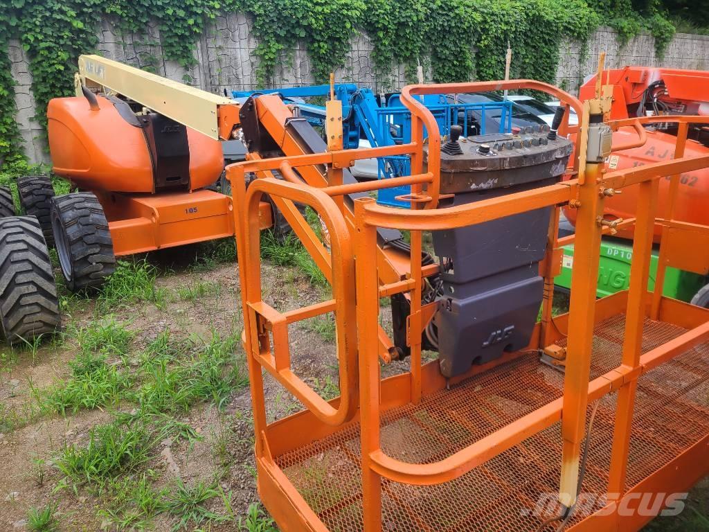 JLG 600 AJ Plataformas con brazo de elevación manual