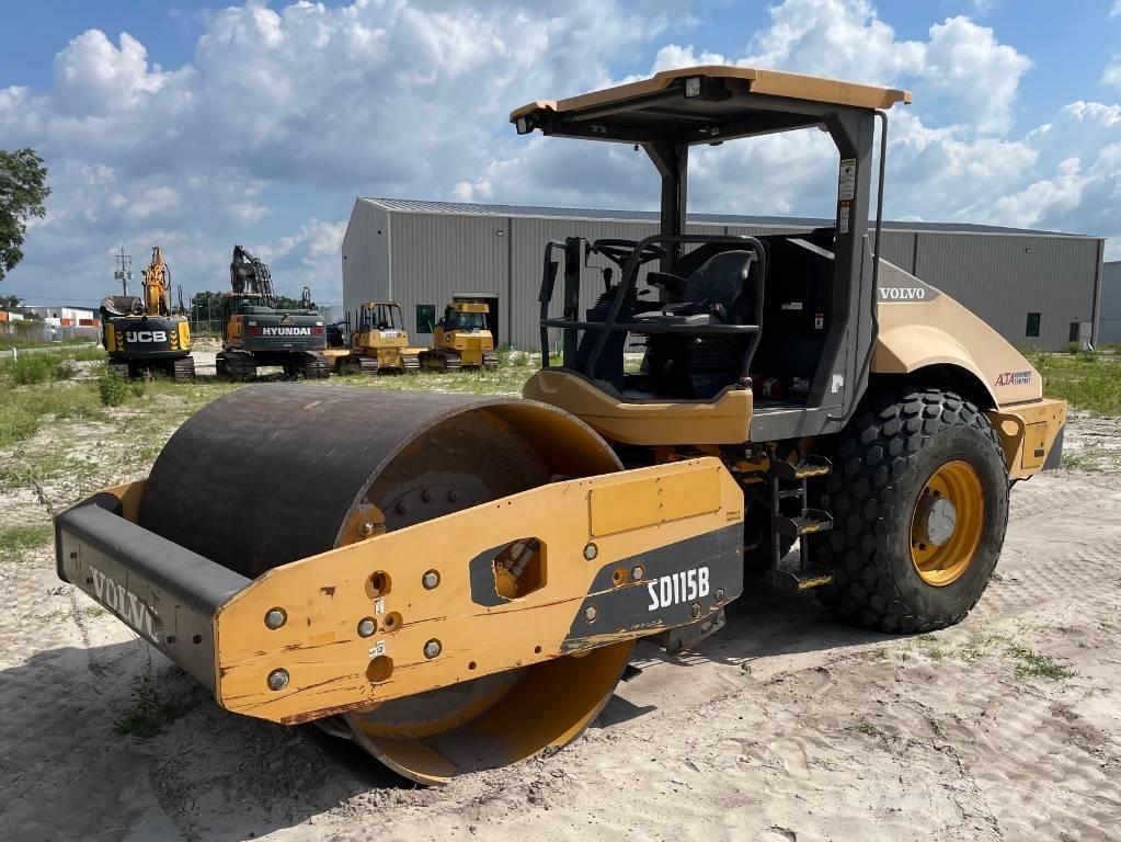 Volvo SD 115 B Rodillos de un solo tambor