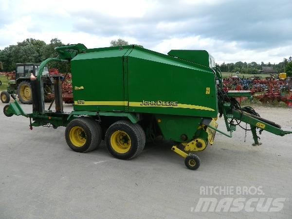 John Deere 678 Empacadoras circular