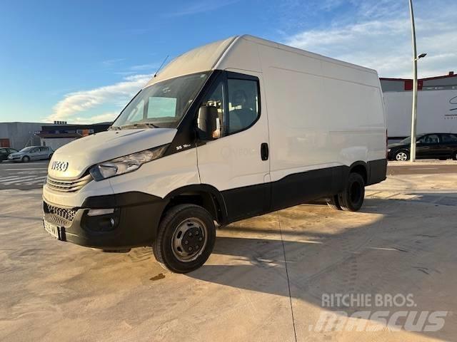 Iveco 35C 12 Furgonetas cerradas