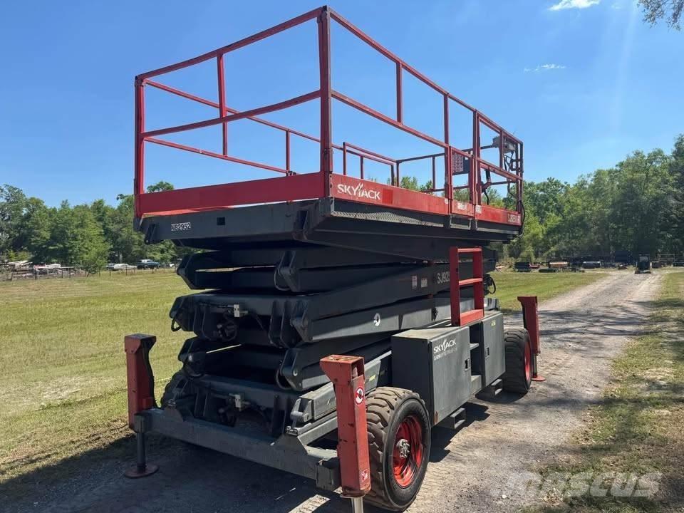 SkyJack SJ 9250 RT Plataformas tijera