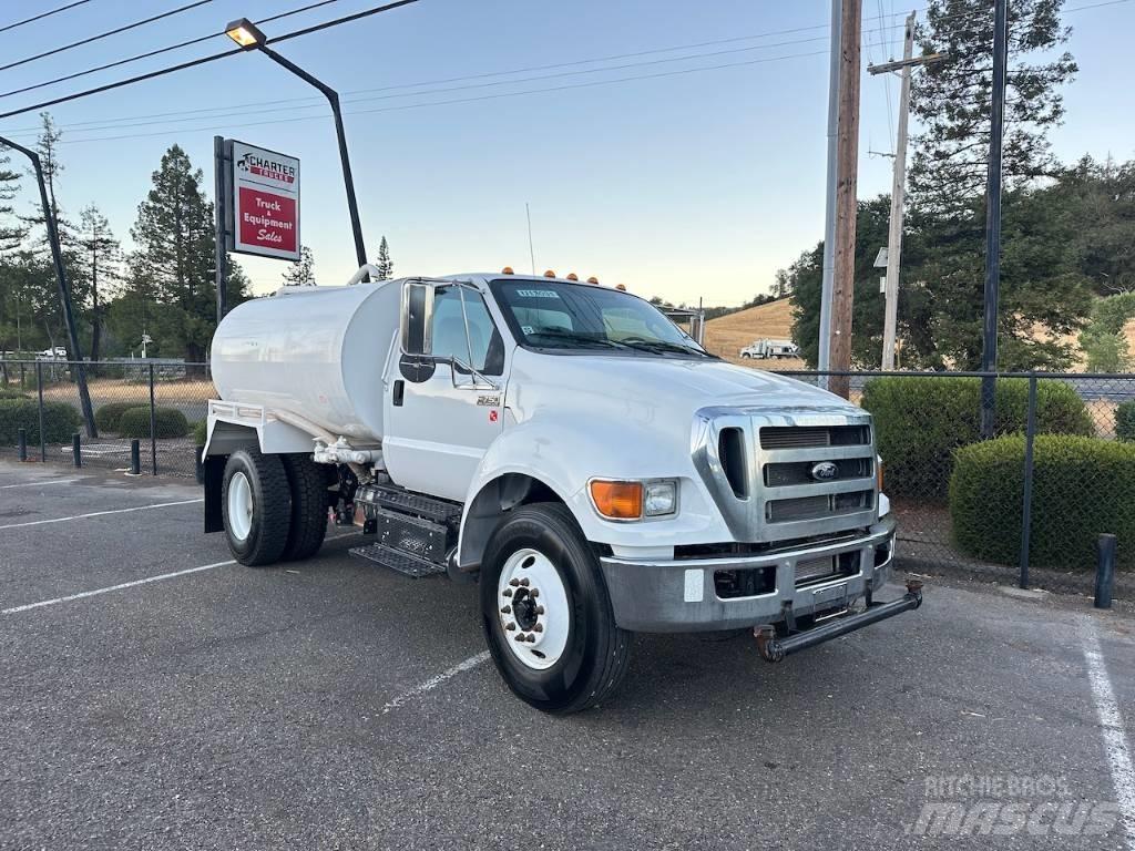 Ford F 750 Camiones cisterna