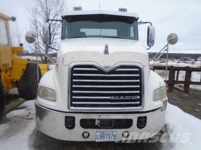 Mack CXU 613 Camiones tractor