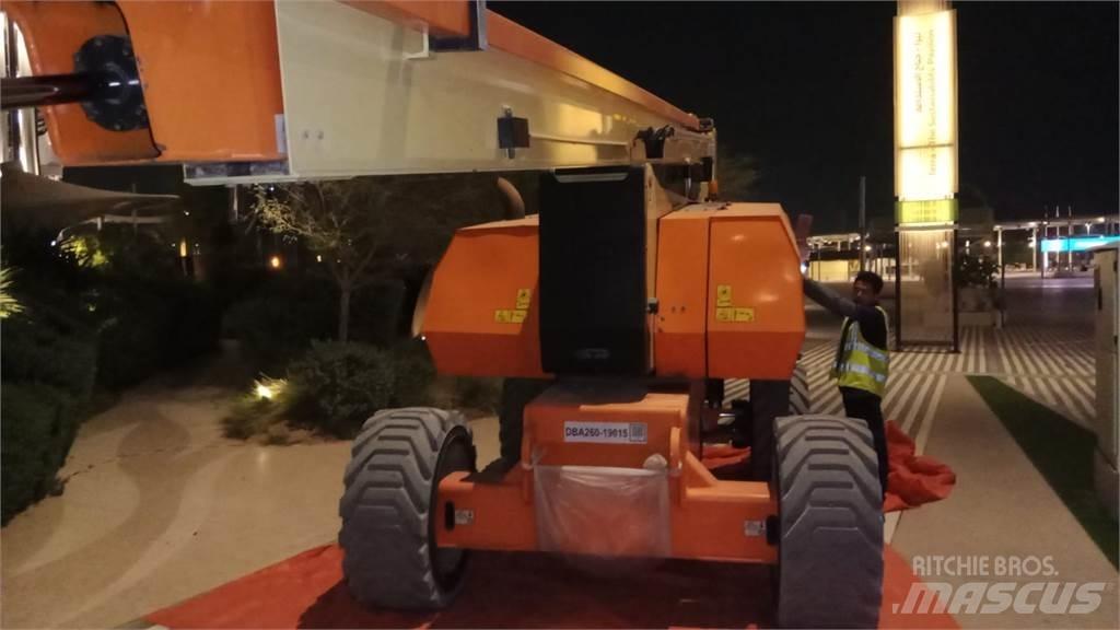 JLG 800AJ Plataformas con brazo de elevación manual