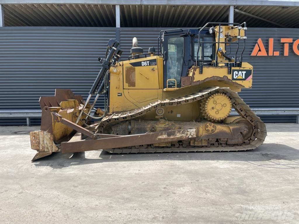 CAT D6T LGP Buldozer sobre oruga