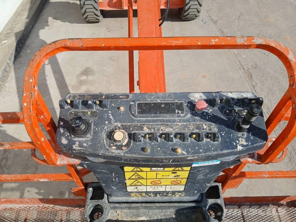 JLG 600 AJ Plataformas con brazo de elevación manual