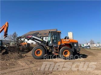 Doosan DL 220 Cargadoras sobre ruedas