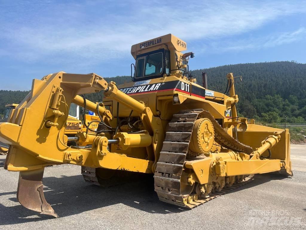 CAT D 10 Buldozer sobre oruga