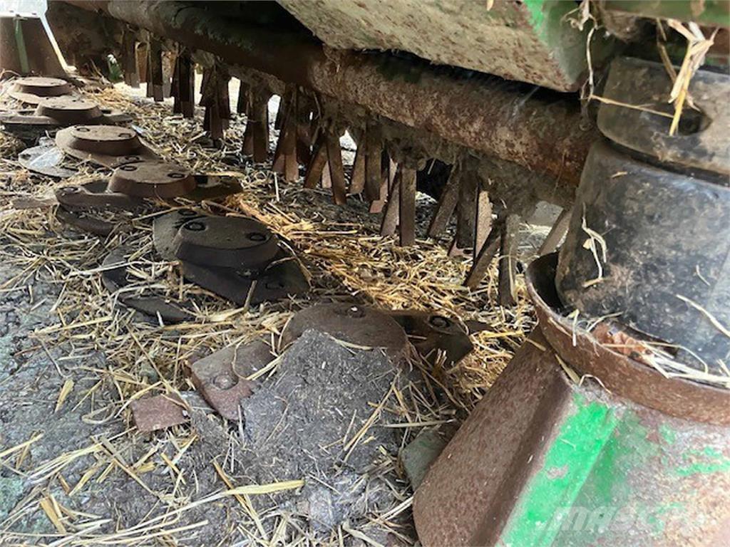 John Deere 131 Otros equipos para cosechadoras de forraje