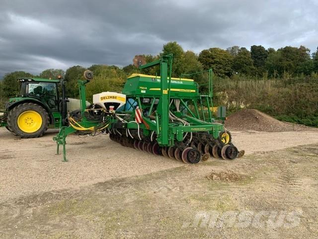 John Deere 750A Taladros