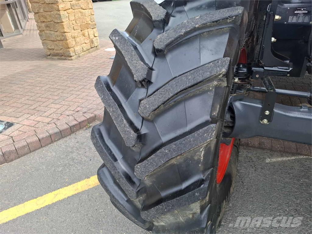 Kubota M7153 Tractores