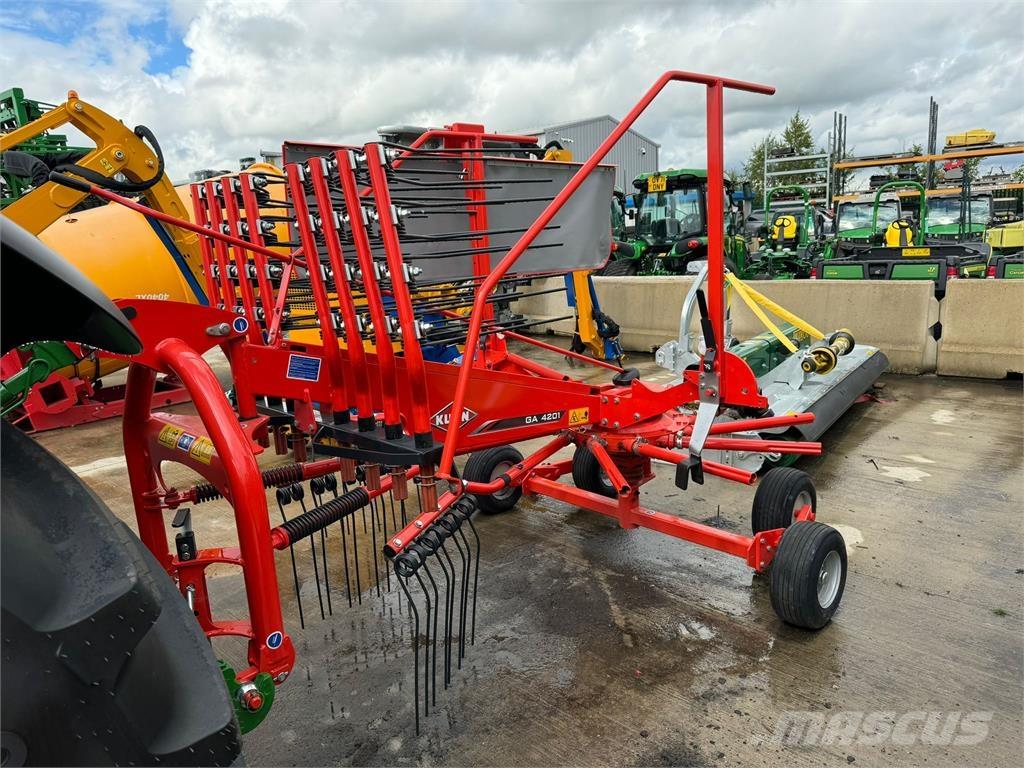 Kuhn GA 4201 Rastrilladoras y rastrilladoras giratorias