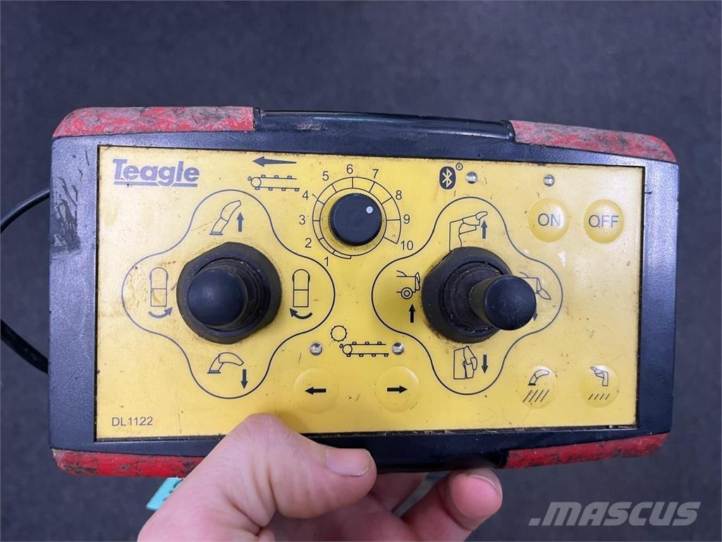 TEAGLE 8100 Esparcidoras de abono