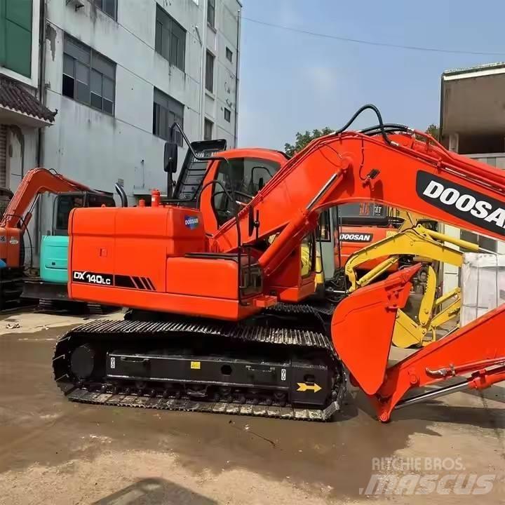 Doosan DX140LC Excavadoras sobre orugas