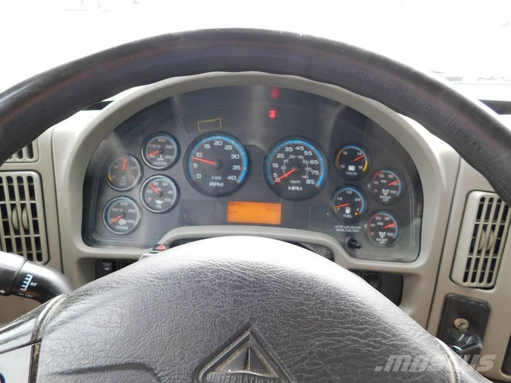 International 4300 Camiones portacontenedores