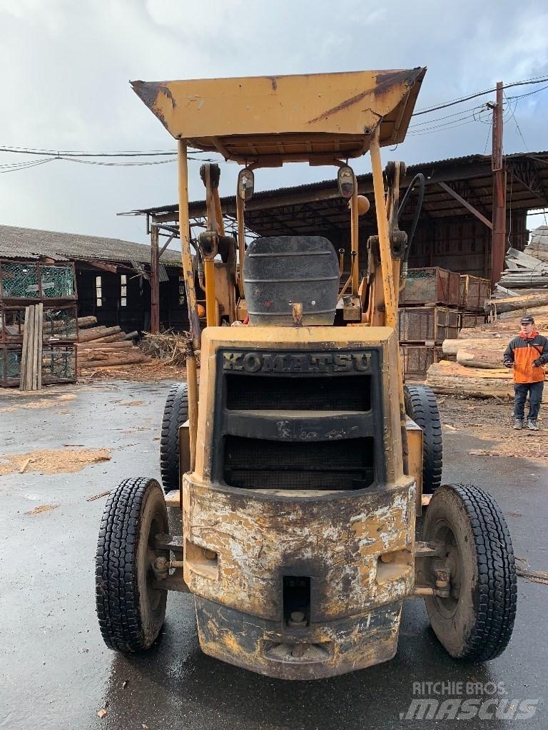 Komatsu SD25-1 Montacargas de alcance de gran altura