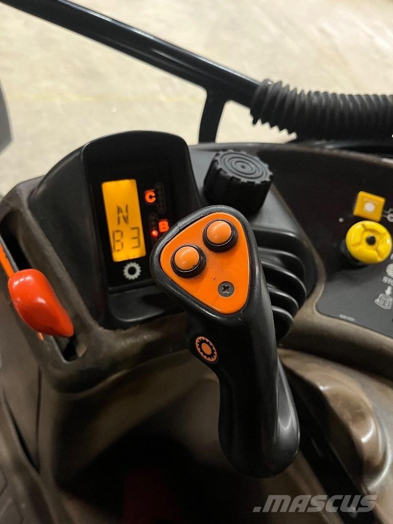 New Holland M 115 Tractores