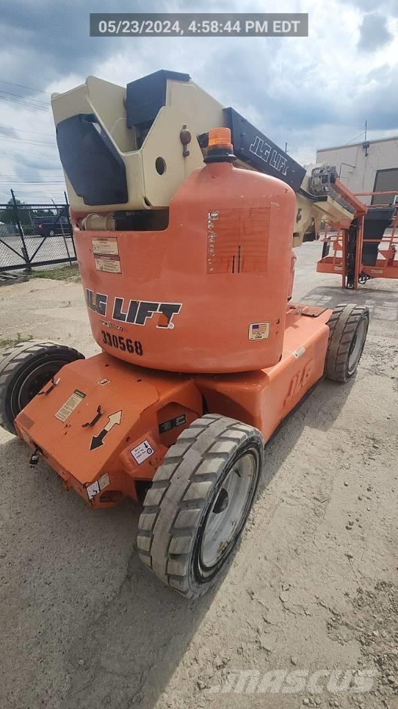 JLG E 450 AJ Plataformas con brazo de elevación manual