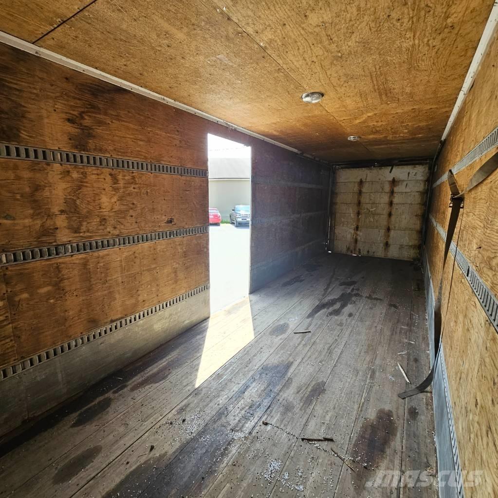 International 4400 Camiones con caja de remolque