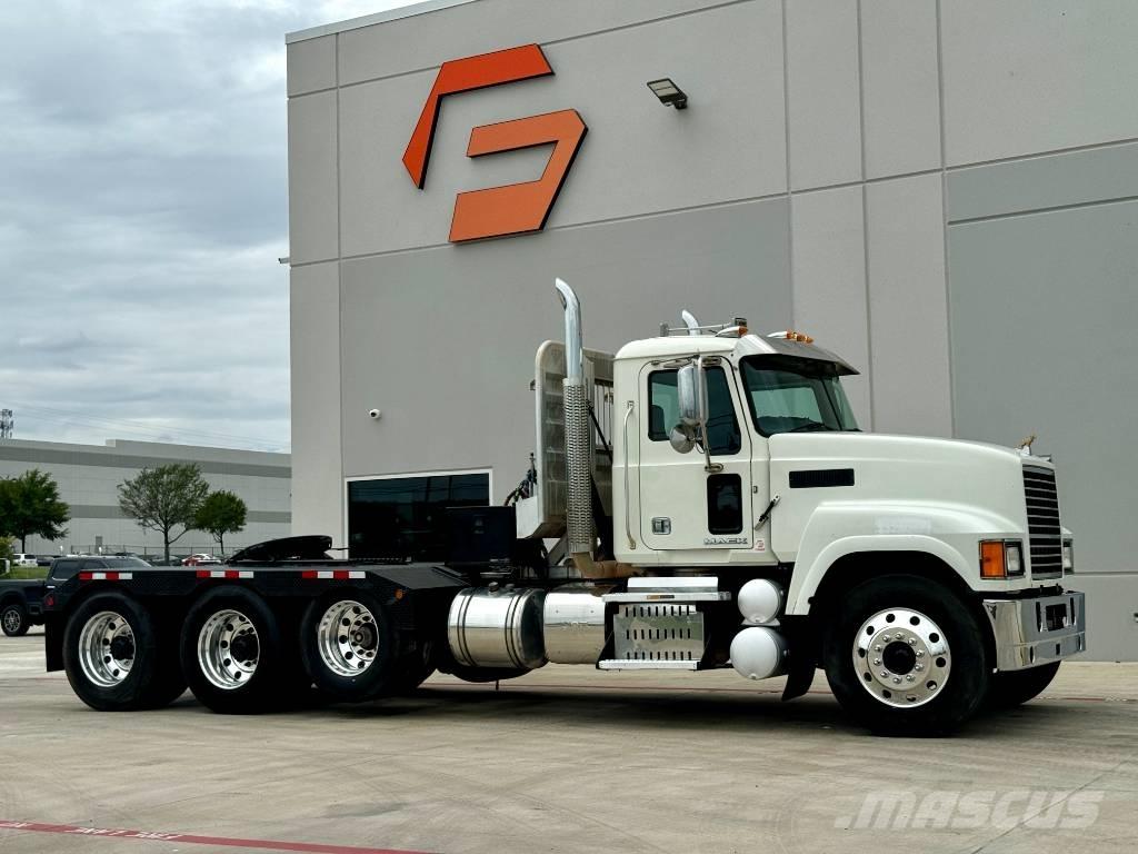 Mack CHU 613 Camiones tractor