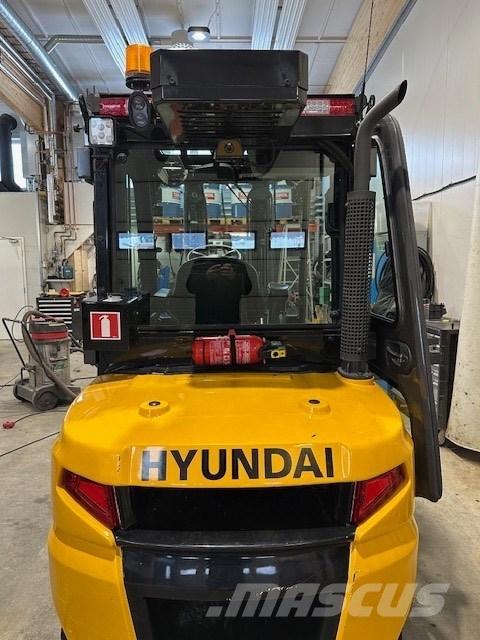 Hyundai 35 DA-9 Camiones diesel