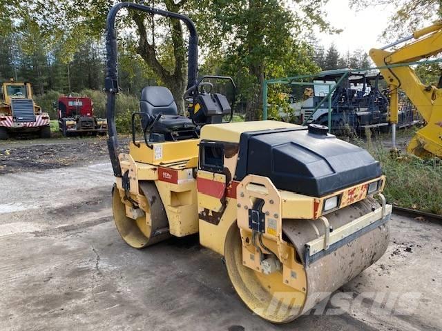 Dynapac CC 142 Rodillos de doble tambor