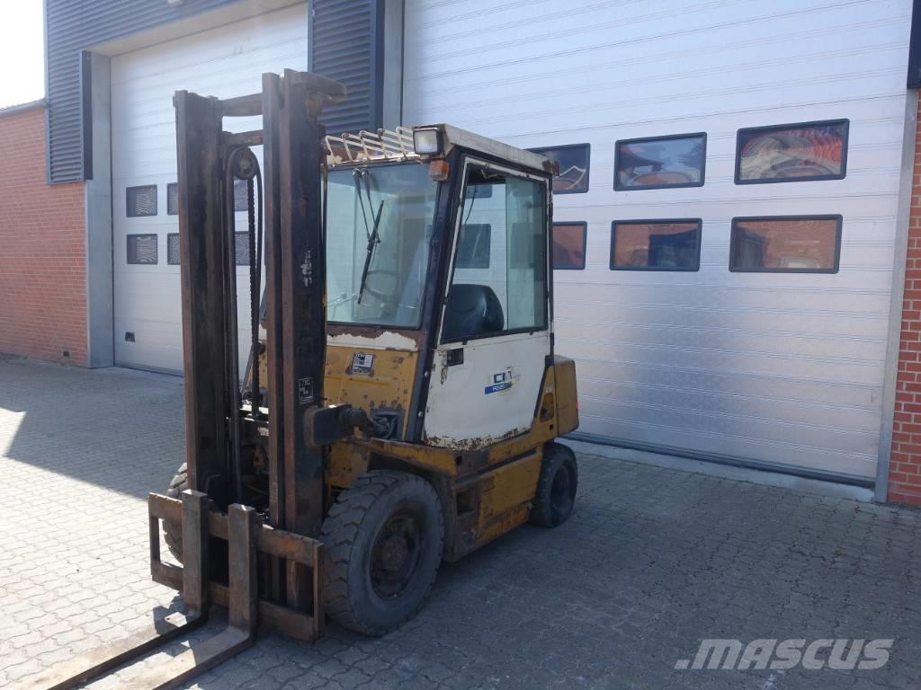 TCM FD 25 Z2 Camiones diesel