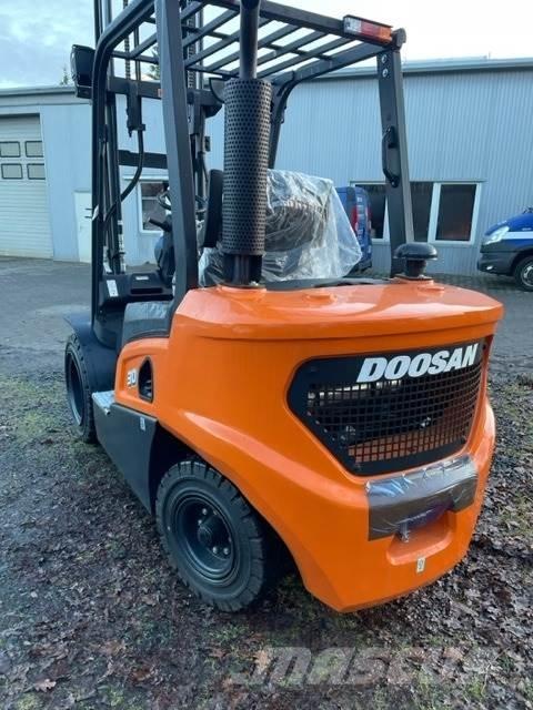 Doosan D30NXS Camiones diesel