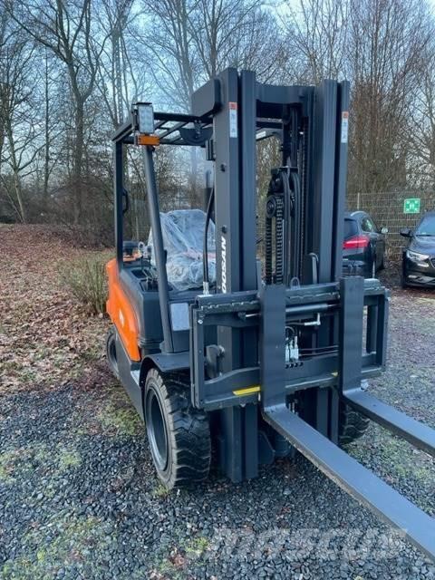 Doosan D30NXS Camiones diesel