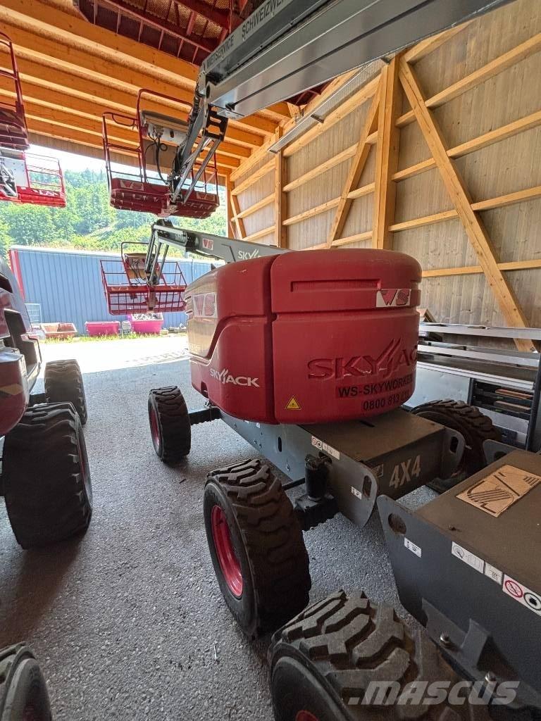 SkyJack SJ 51 AJ Plataformas con brazo de elevación manual