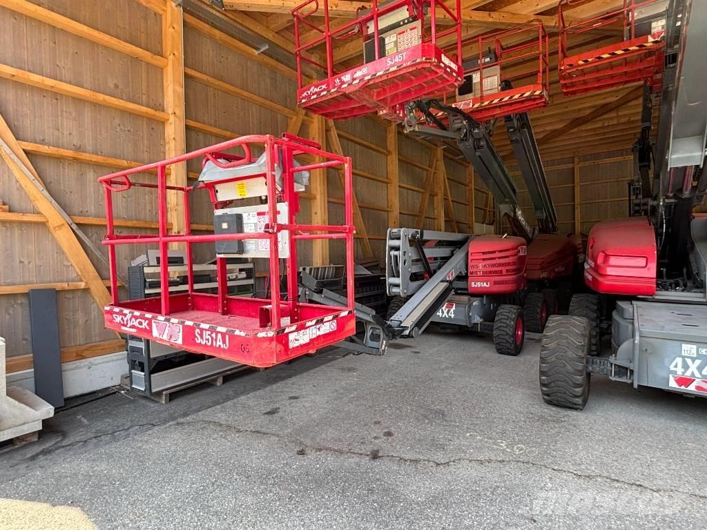 SkyJack SJ 51 AJ Plataformas con brazo de elevación manual