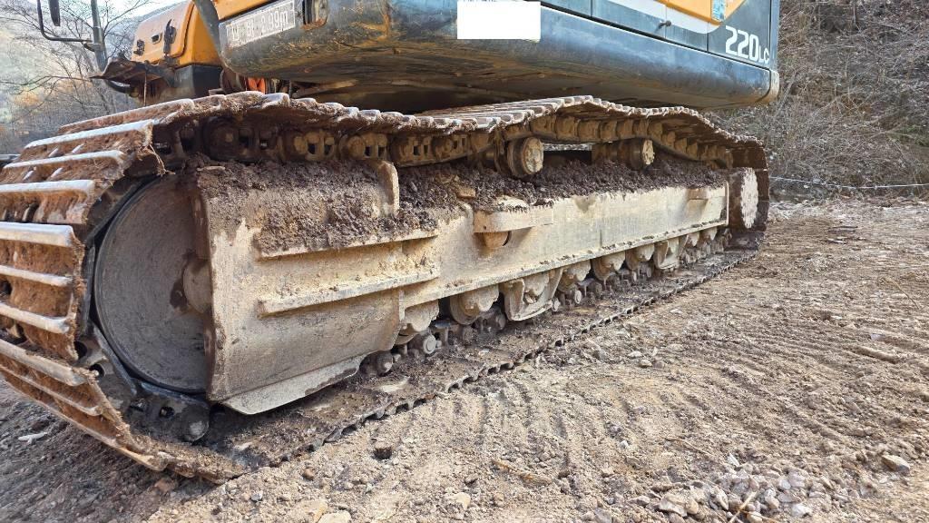 Hyundai Robex 220 LC Excavadoras sobre orugas