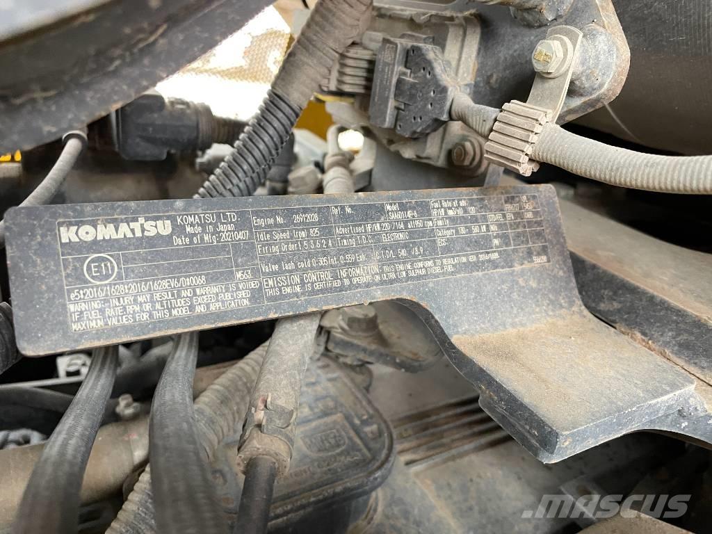 Komatsu D 65 PX-18E0 Buldozer sobre oruga