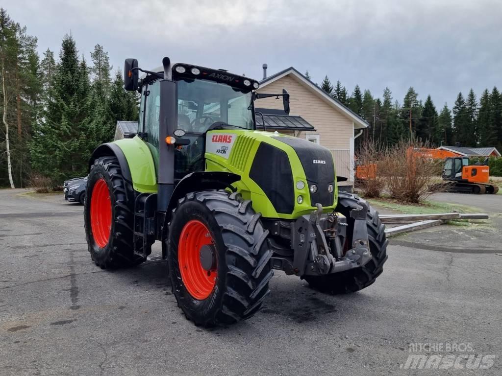 CLAAS 820 Axion Tractores