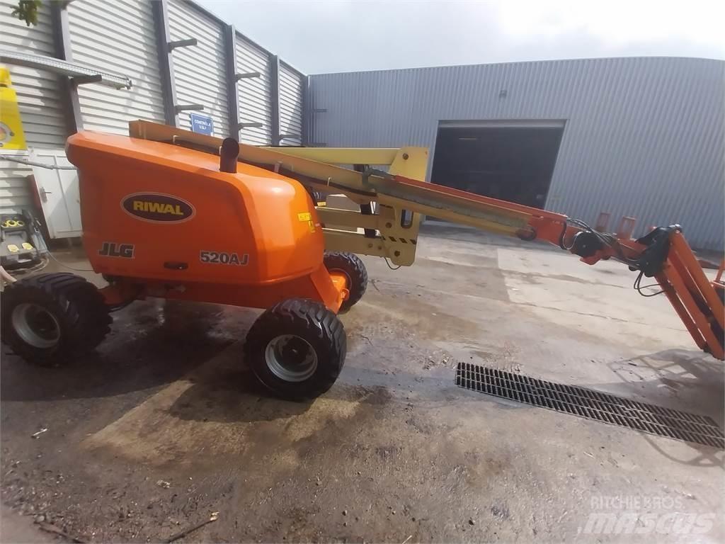 JLG 520AJ Plataformas con brazo de elevación manual